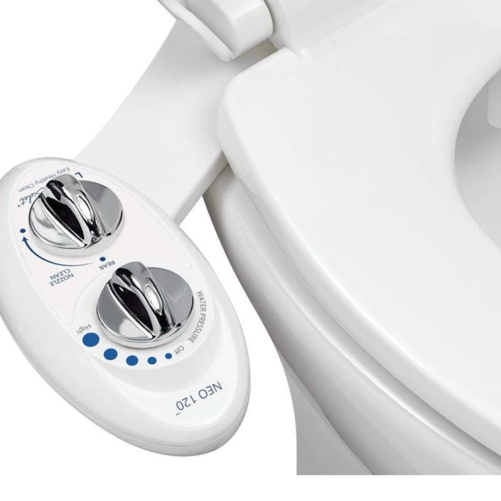Luxe Bidet White Toilet Attachment NWT